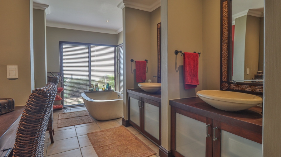 6 Bedroom Property for Sale in Moquini Coastal Estate Western Cape
